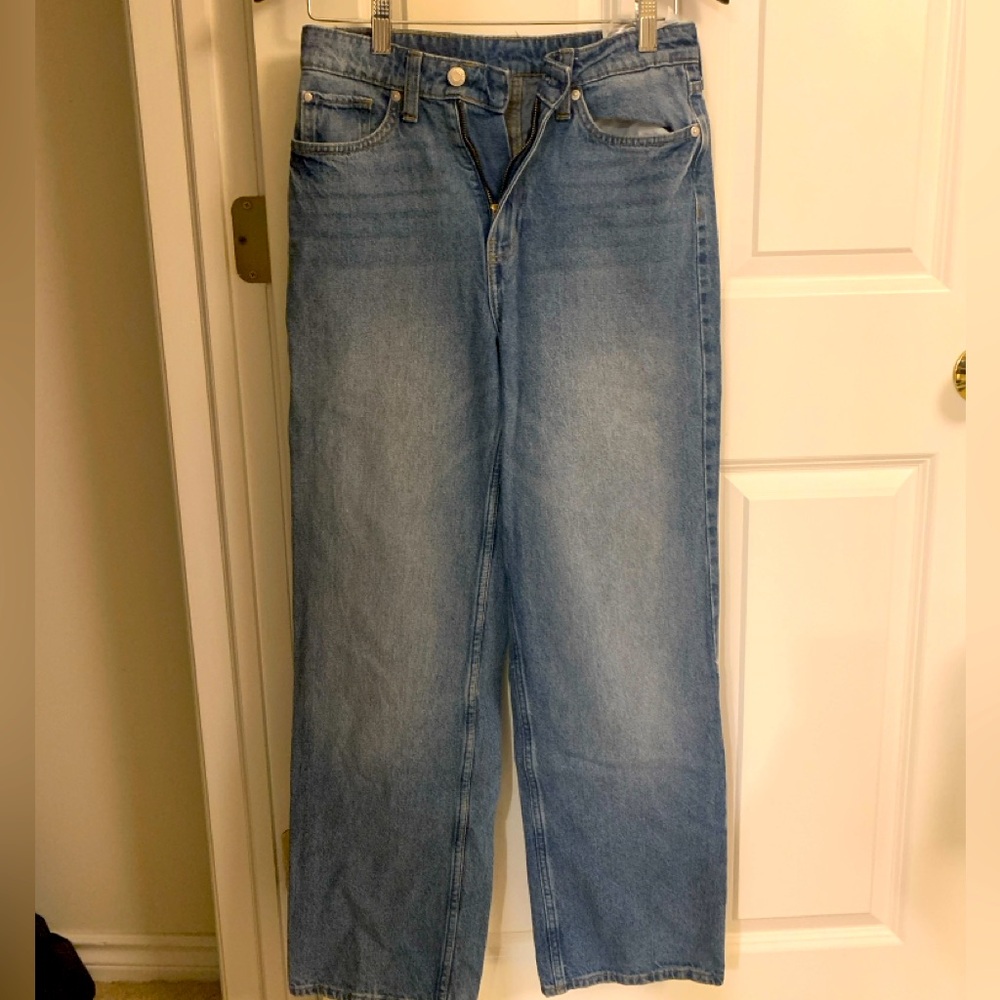 H&M High-Waisted Straight Leg Jean